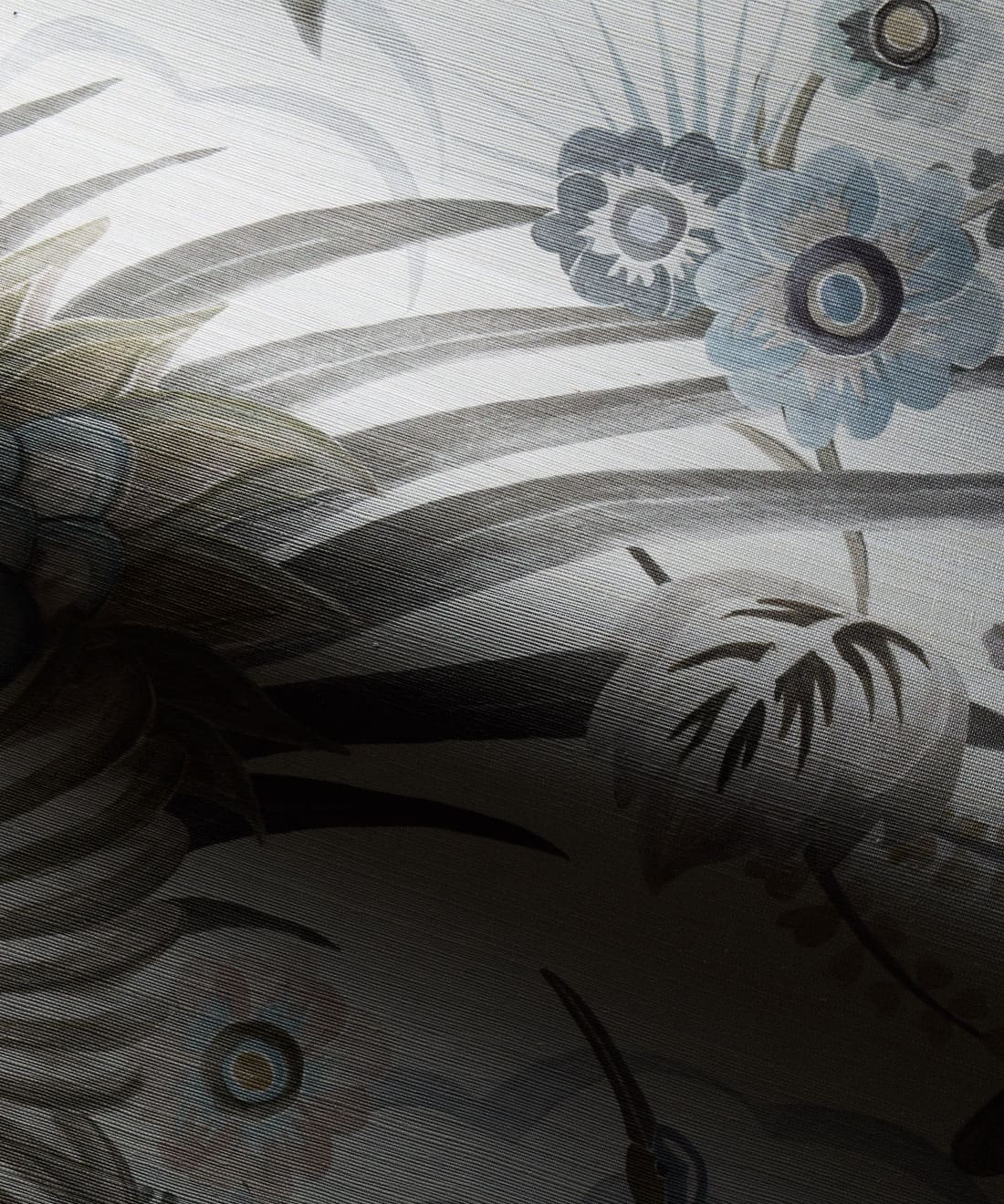 Paradise Wings Grasscloth Wallpaper • House of Heras • Dove • Swatch