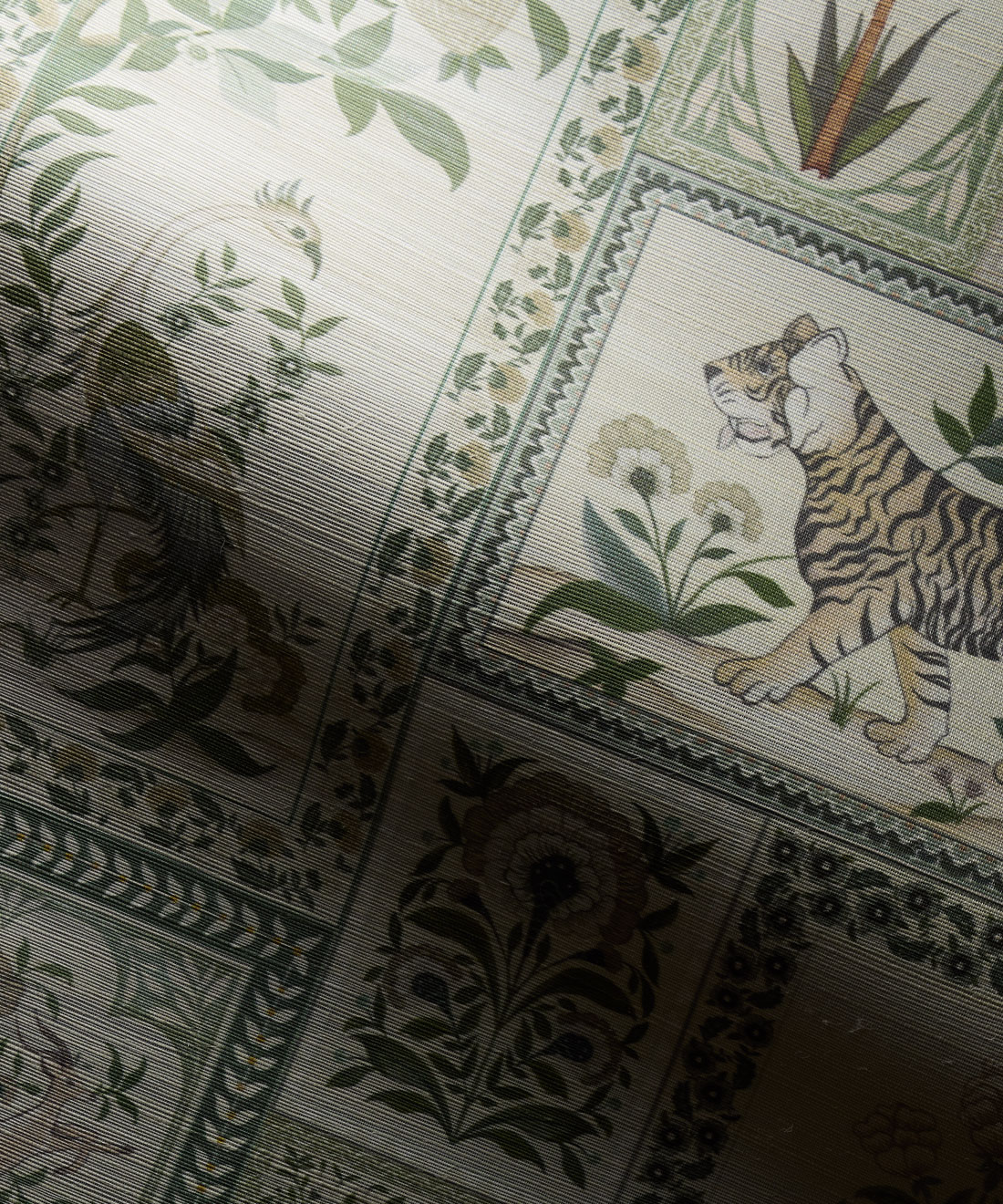 Courtyard Grasscloth Wallpaper • Milton & King Studio • Linen • Swatch